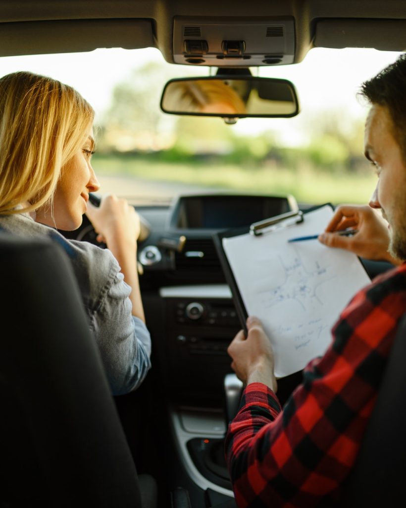 Instructor de nuestra autoescuela Intensiva en Pamplona
